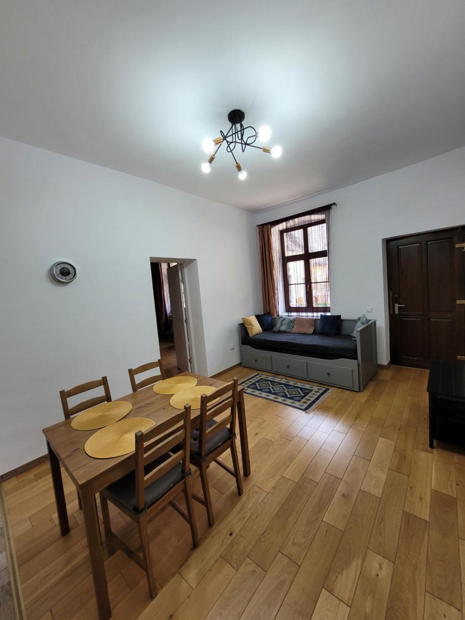 סיגישוארה Maximus Apartments חדר תמונה